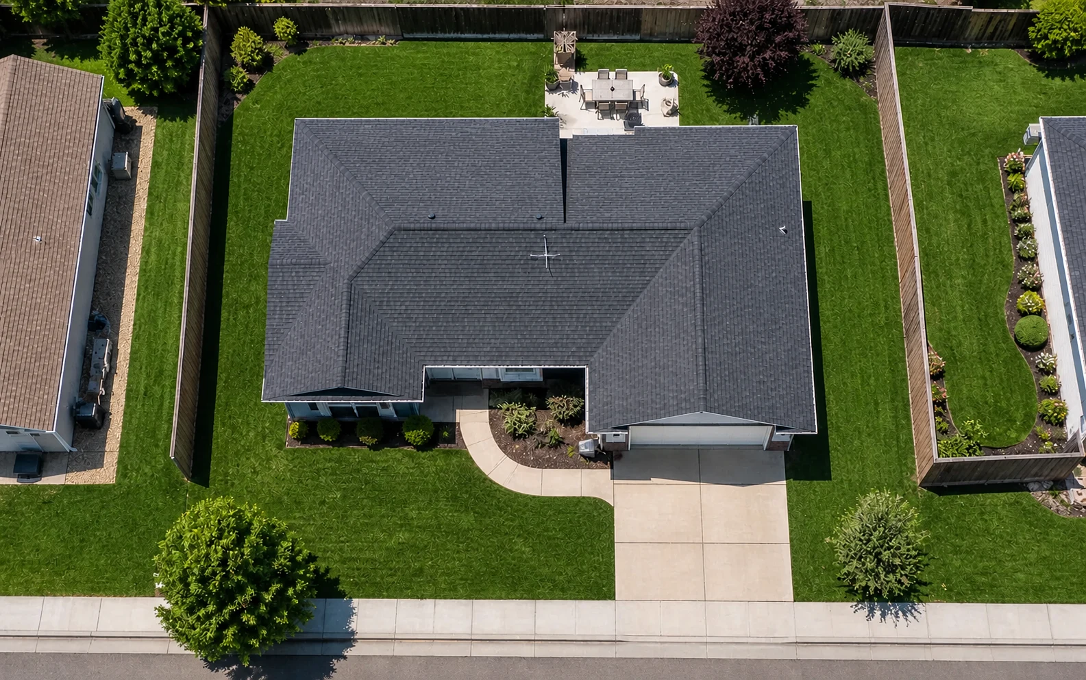 Example residential property with roof and driveway measurement outlines